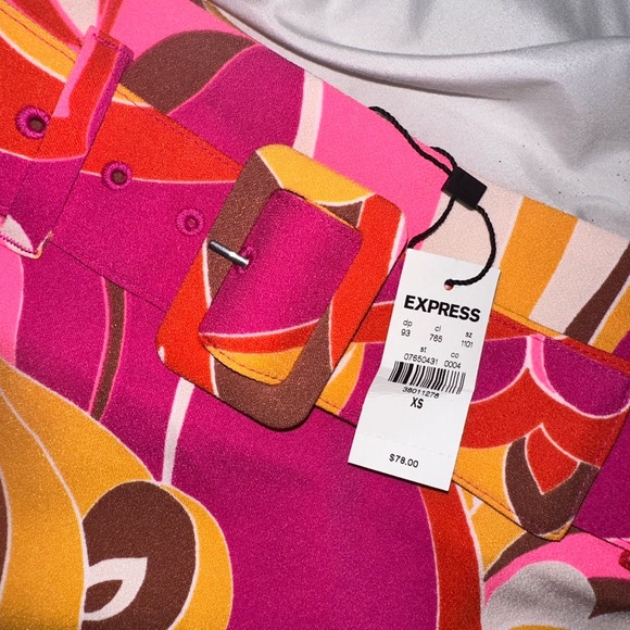 Express mini skirt! Never worn! 💕 - Picture 3 of 3